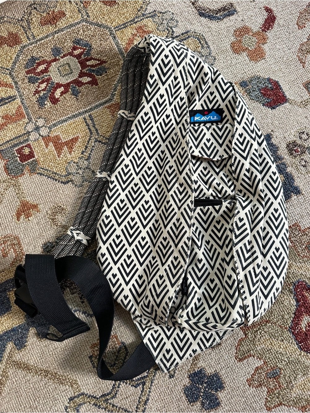 Kavu Black and White Shoulder Bag